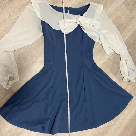 Elegant blue and White Dress - Picture 2 of 5